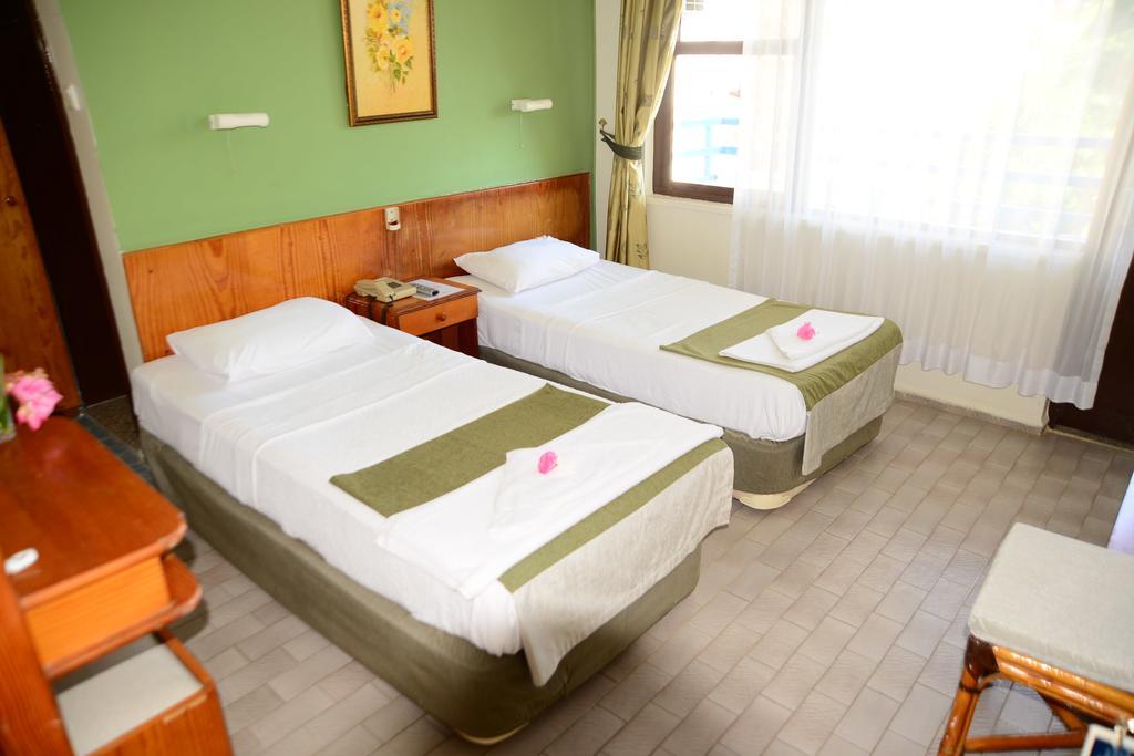Pinar Hotel 阿拉尼亚 外观 照片